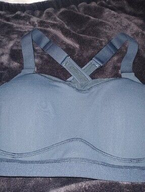 Everyday Seamless Racerback Bralette. Black